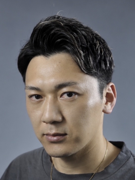 大人メンズのかき上げニュアンスパーマ