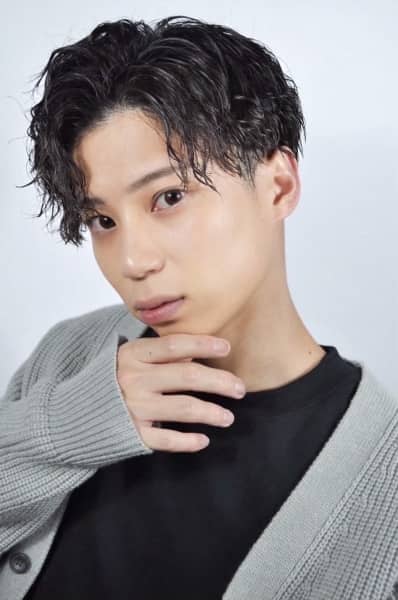 抜け感×束感 ツイスパで秋のモテ髪に