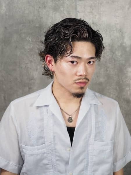 濡れ感ニュアンスパーマで色気をプラス