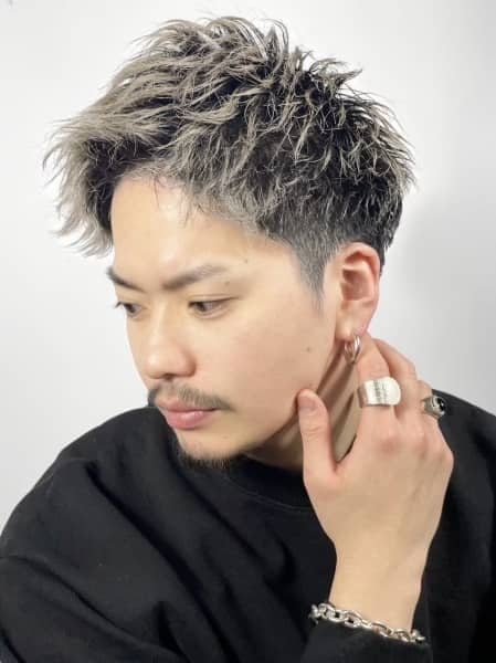 大人も似合うメッシュショート