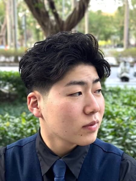 学生にも人気！黒髪ショートで清潔感UP