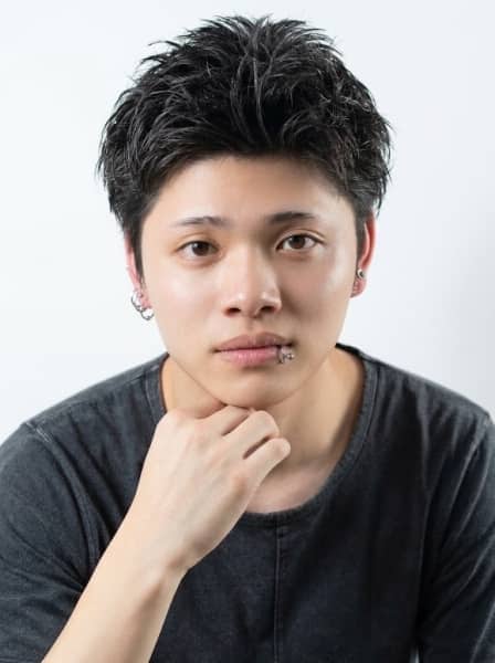 黒髪短髪で爽やか好印象へ