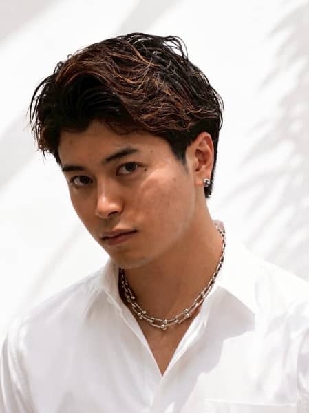 梅雨のうねりをお洒落に変える！大人の楽ちんメンズパーマ
