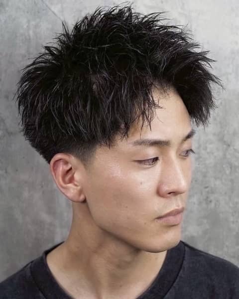 男らしく決まるスパイキーショート