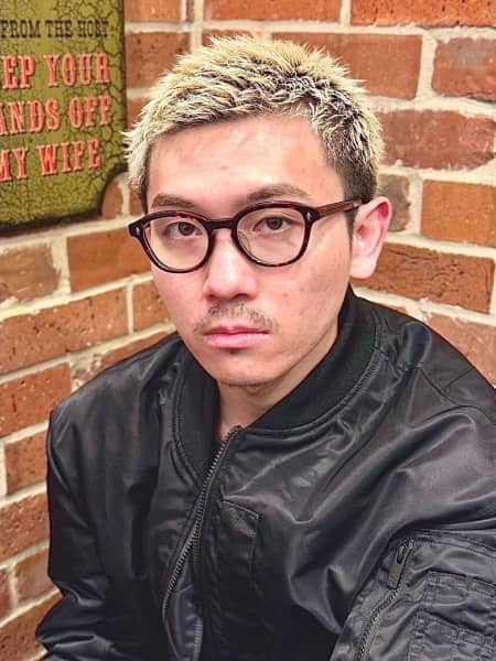 金髪ショート