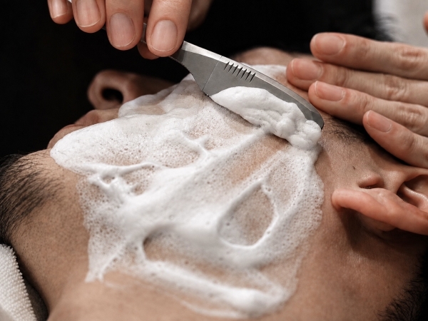 個室でリラックスシェービング    Relax with a Private Room Shaving Experience