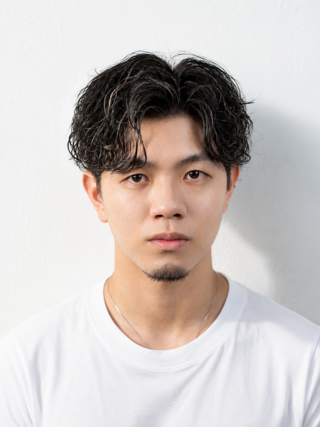 色気を出すメンズニュアンスパーマ