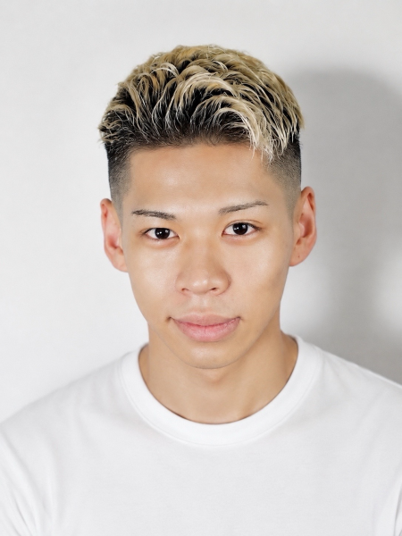 フェード×ハイトーンで作るメンズ短髪