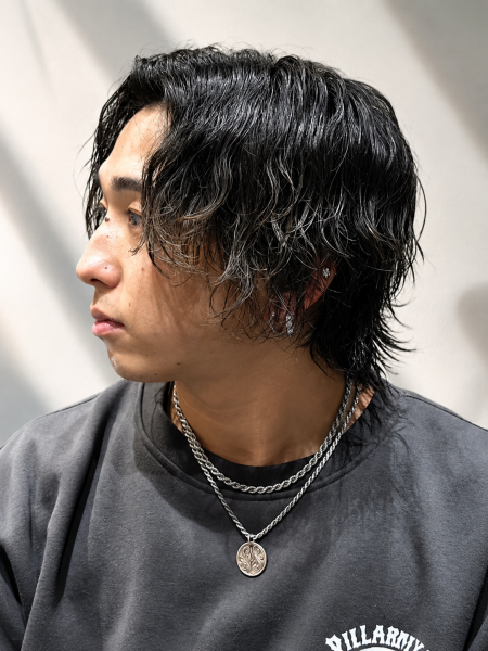 黒髪センターパート×パーマ