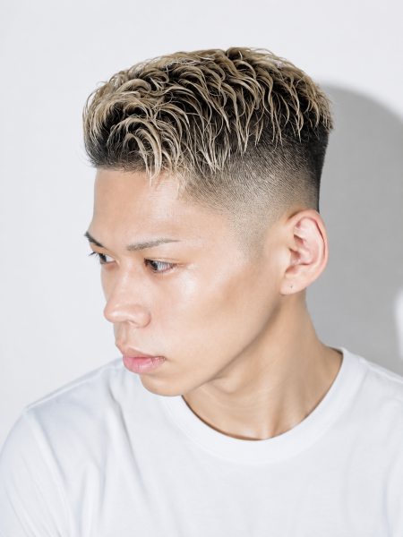 爽やかフェードショート×ブロンド