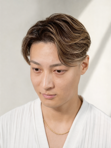 大人の色気を出すセンターパート