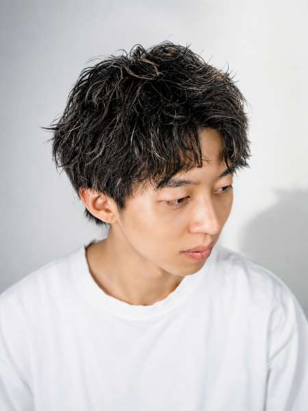 無造作感がかっこいいメンズパーマ
