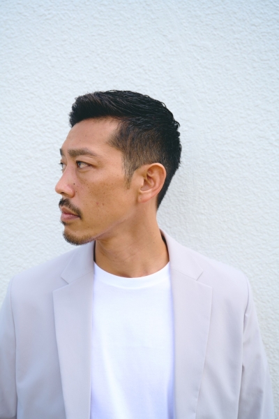What Makes a Man Look More Attractive at First Sight?