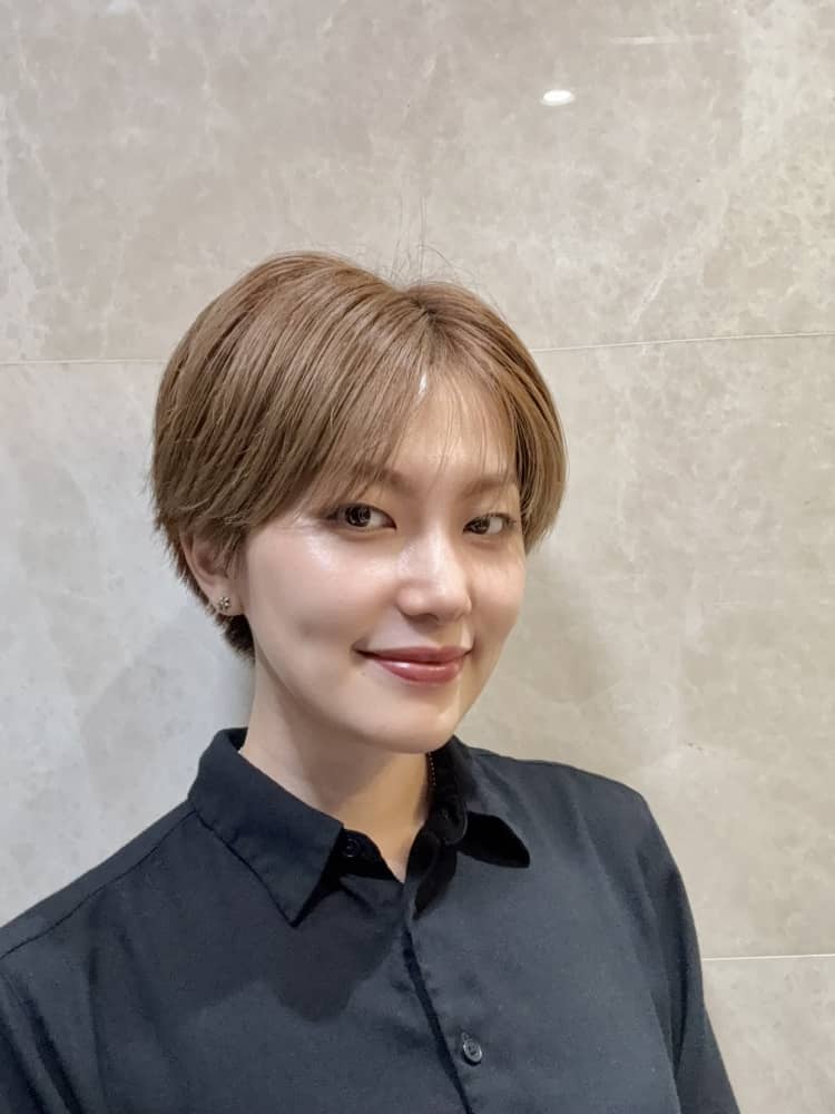Ayaka  （Japanese female barber）