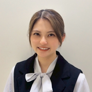 草野利佳
